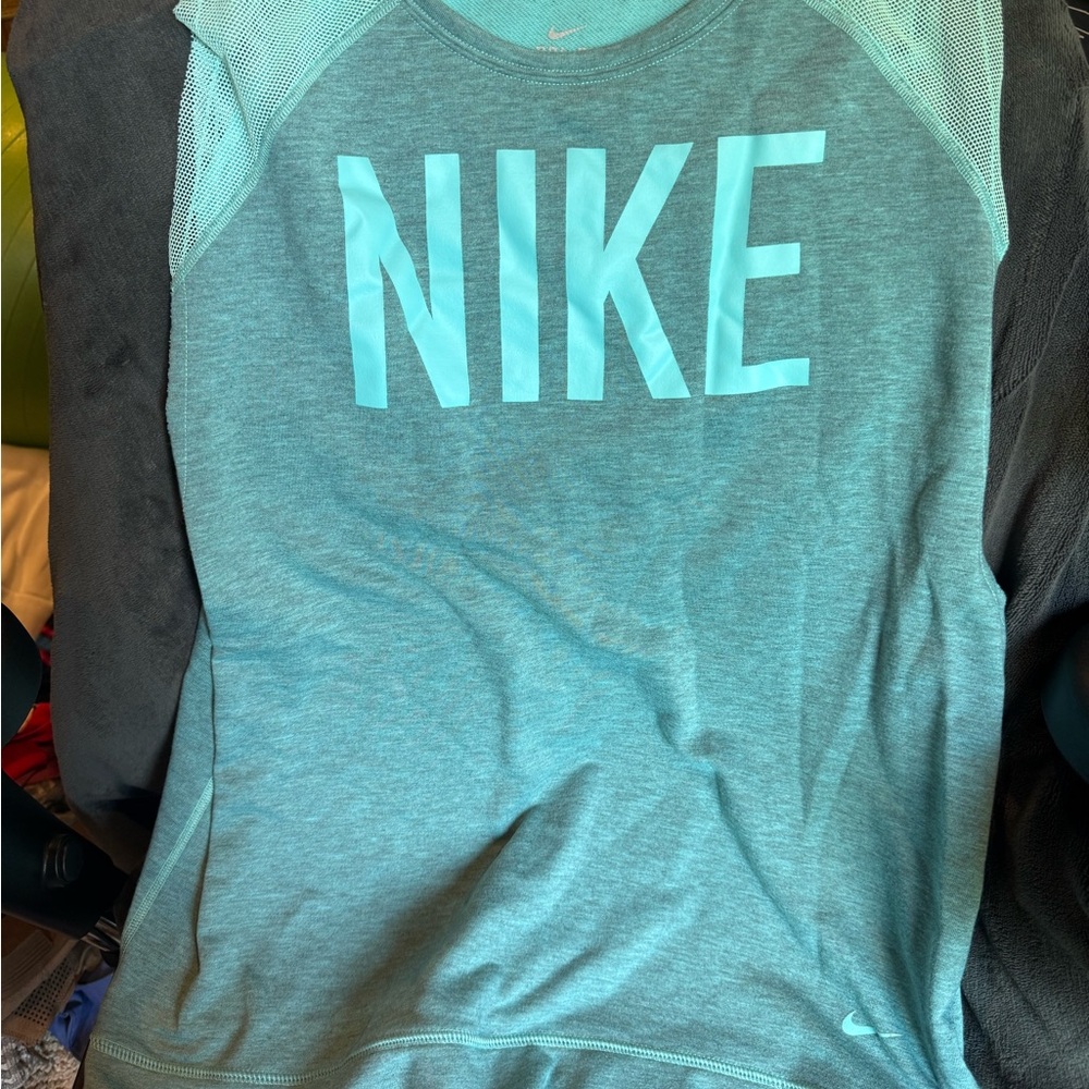 Nike Aqua Sports Top